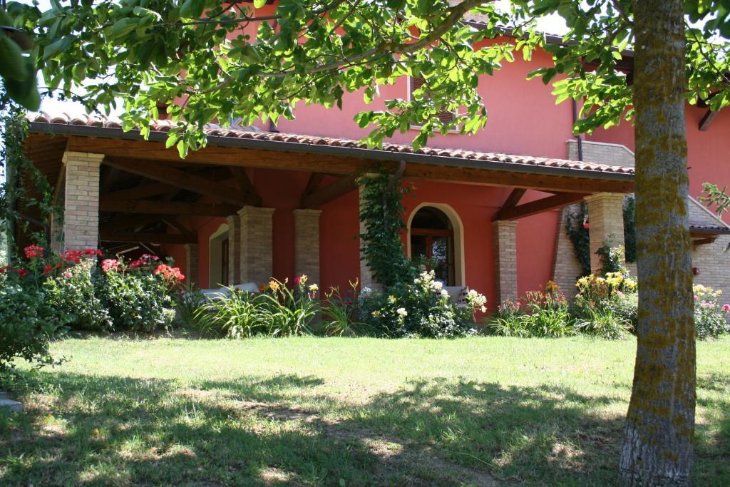 Agriturismo La Rosa Tea Villa Urbania Exterior foto