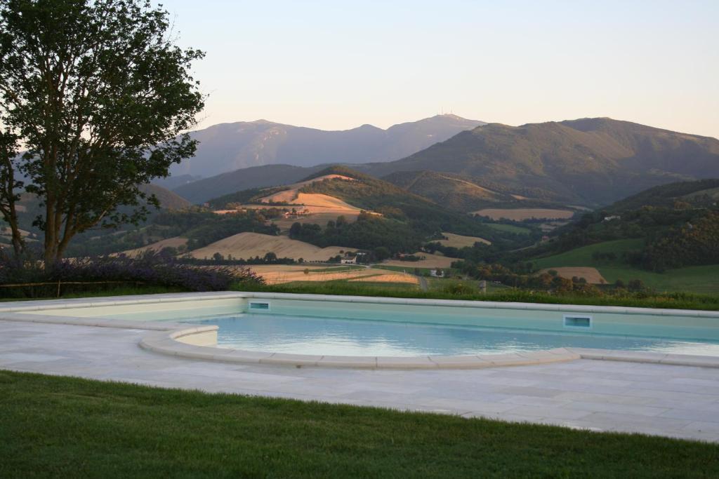 Agriturismo La Rosa Tea Villa Urbania Exterior foto