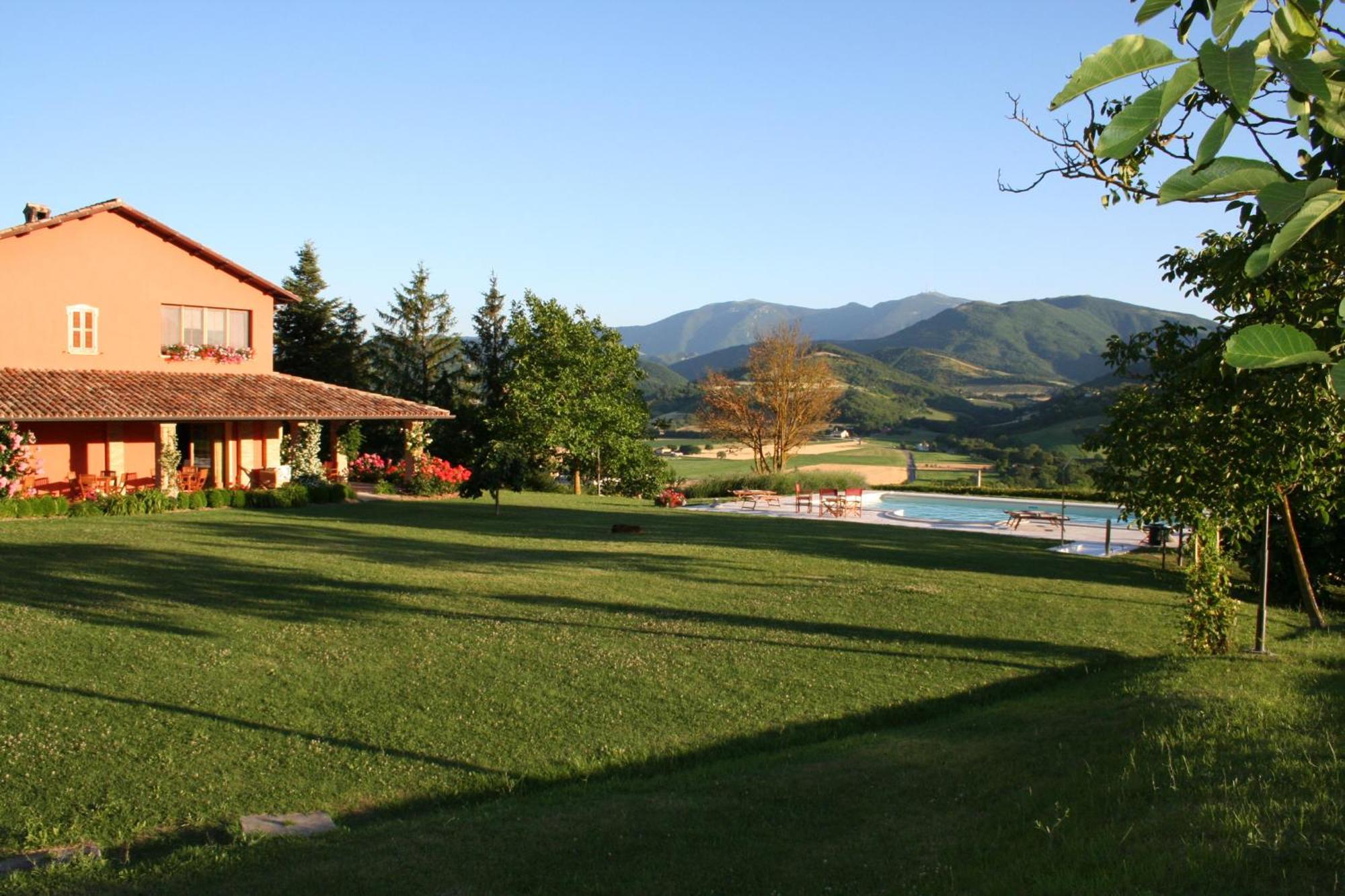 Agriturismo La Rosa Tea Villa Urbania Exterior foto