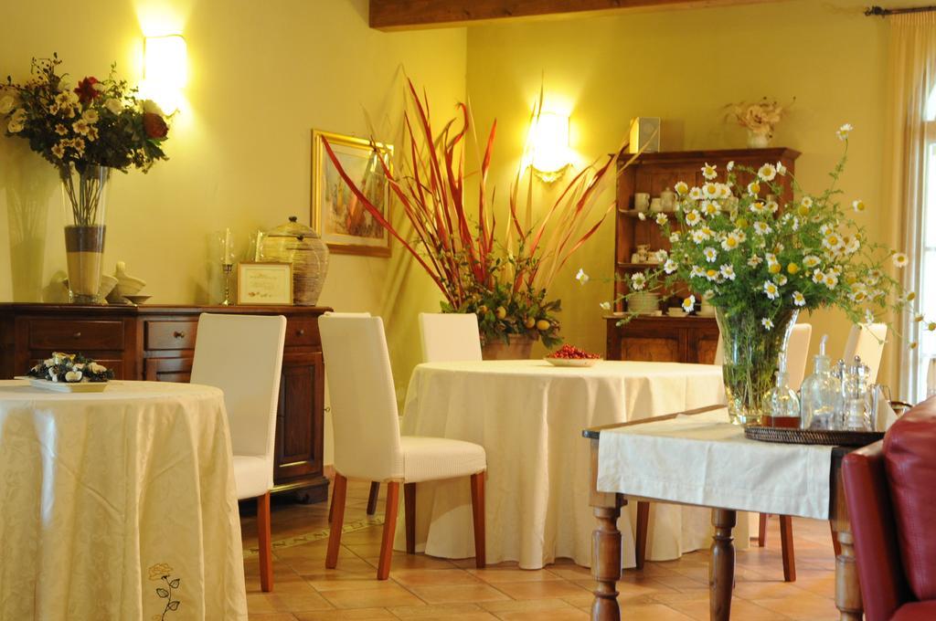 Agriturismo La Rosa Tea Villa Urbania Exterior foto